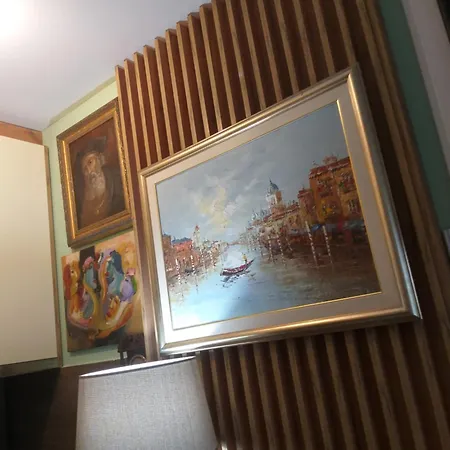 Dino Panorama Gallery And Library Aparthotel *